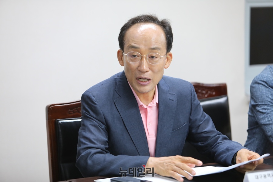 대구 경제 ‘심장’ 서문시장 찾은 추경호…“선거는 끝, 민생 회복에 총력”