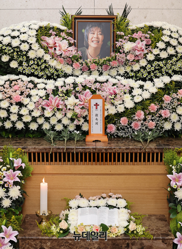 ▲ 가수 옥희(본명 김광숙)의 빈소가 21일 오후 서울 송파구 서울아산병원 장례식장 22호에 마련됐다. 옥희는 20일 오후 암 투병 끝에 별세했다. 발인은 24일, 장지는 분당홈추모공원이다. ⓒ정상윤 기자