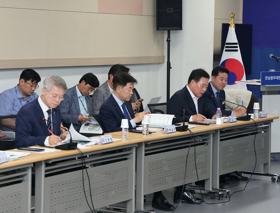 ▲ 나주 빛가람 복합문화체육센터에서 업무공유회ⓒ무안군 제공