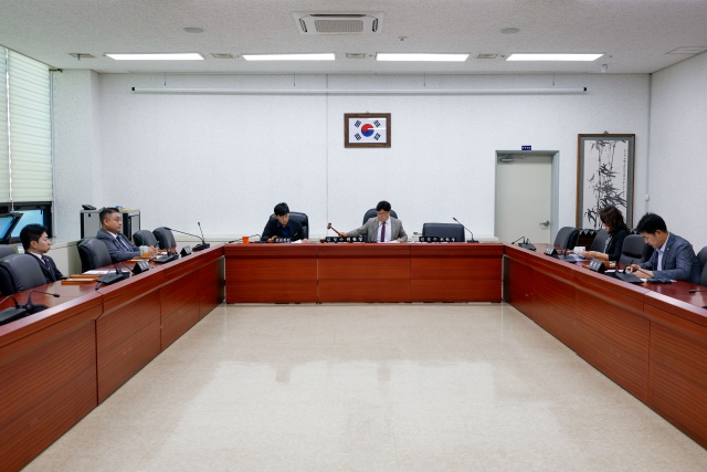 ▲ 동탄유통3부지개발갈등조정특별위원회 회의ⓒ화성시의회 제공