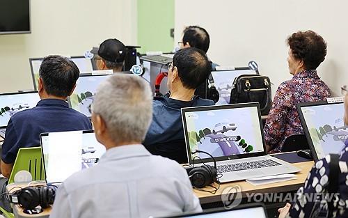 ▲ 교통안전교육 받는 고령운전자들 ⓒ연합뉴스