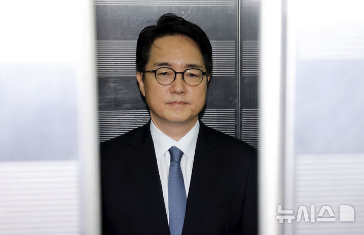 ▲ 12·3 비상계엄 당시 계엄사령부 합동수사본부(합수부)에 검사 파견을 검토했다는 의혹을 받는 심우정 전 검찰총장이 24일 피의자 신분으로 2차 종합특별검사팀에 출석했다. ⓒ뉴시스