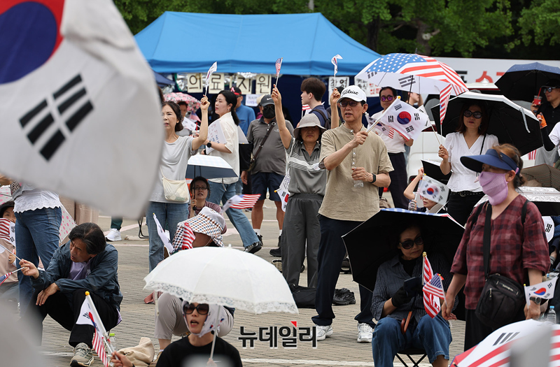 ▲ 잠실개표소 참정권 집회가 20일째를 맞은 24일 오후 서울 송파구 올림픽공원 핸드볼경기장 현장. ⓒ정상윤 기자