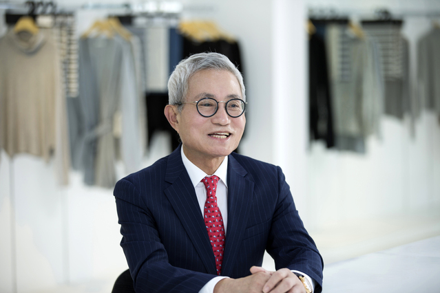 ▲ 김웅기 회장이 외형 성장을 추진했지만 재무부담이 증가하면서 일부 계열사 매각에 나섰다. ⓒ글로벌세아