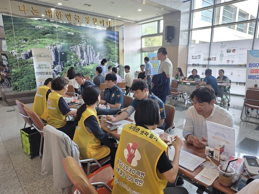 ▲ 광주경찰청은 지난 23일 광주경찰청 청사 1층에서 마음동행센터, 광산구보건소와 함께 통합복지 팝업스토어 「몸도 마음도, 한 자리에서」 운영ⓒ광주경찰청 제공