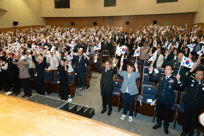 [포토뉴스] 강릉시, 6·25전쟁 제76주년 기념식 개최
