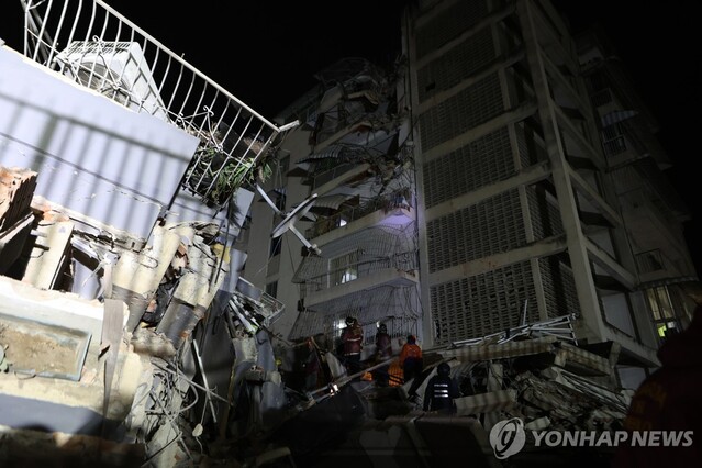 ▲ 24일(현지시각) 베네수엘라에 발생한 연쇄 강진으로 피해를 입은 건물. 출처=APⓒ연합뉴스