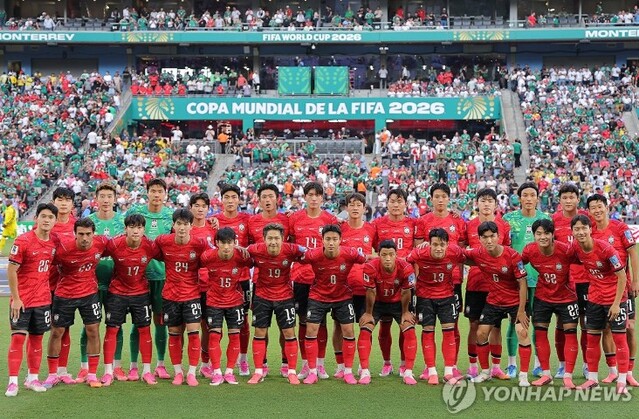 ▲ 24일(현지시간) 멕시코 몬테레이 스타디움에서 열린 2026 북중미 월드컵 A조 3차전 한국과 남아프리카공화국의 경기. 선발 출전하는 한국 선수들이 카메라를 향해 포즈를 취하고 있다. ⓒ연합뉴스