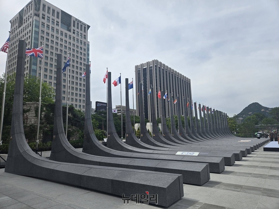 ▲ 제2연평해전에서 전사한 고(故) 한상국 상사의 배우자인 김한나 씨가 25일 자신의 사회관계망서비스(SNS)에 올린 감사의정원 사진. ⓒ김한나씨 SNS 갈무리