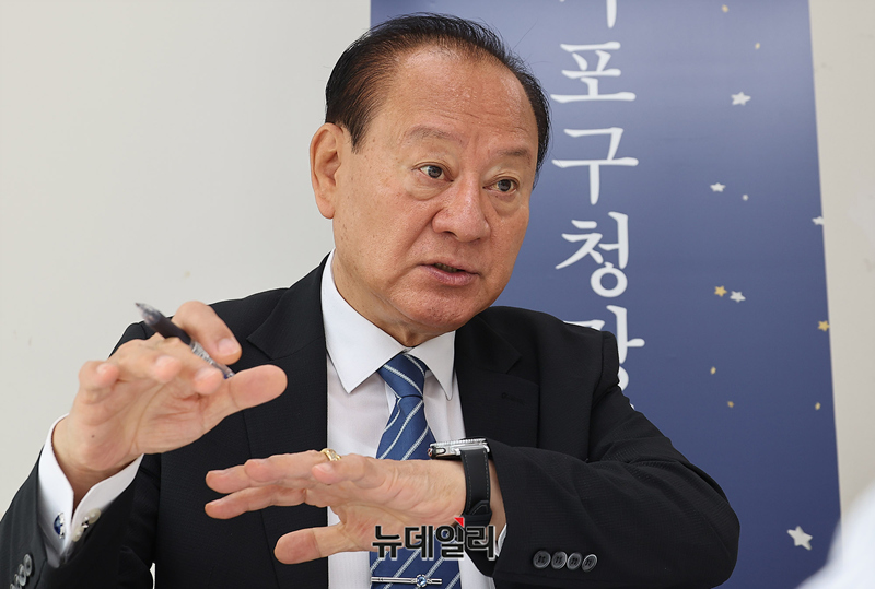 ▲ 유동균 마포구청장 당선인이 25일 뉴데일리와 만나 인터뷰를 하고 있다. ⓒ정상윤 기자