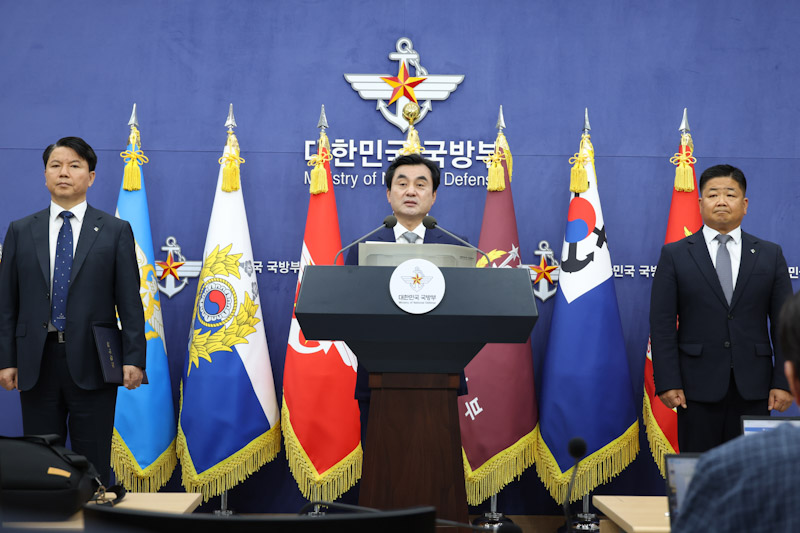 ▲ 안규백 국방부 장관이 26일 서울 국방부 브리핑실에서 국방 드론·대드론 발전 정책 브리핑을 하고 있다. ⓒ뉴시스