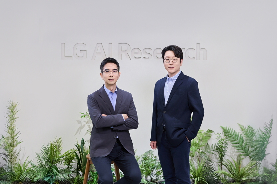 ▲ 이홍락(왼쪽), 임우형 LG AI연구원 공동 연구원장ⓒLG