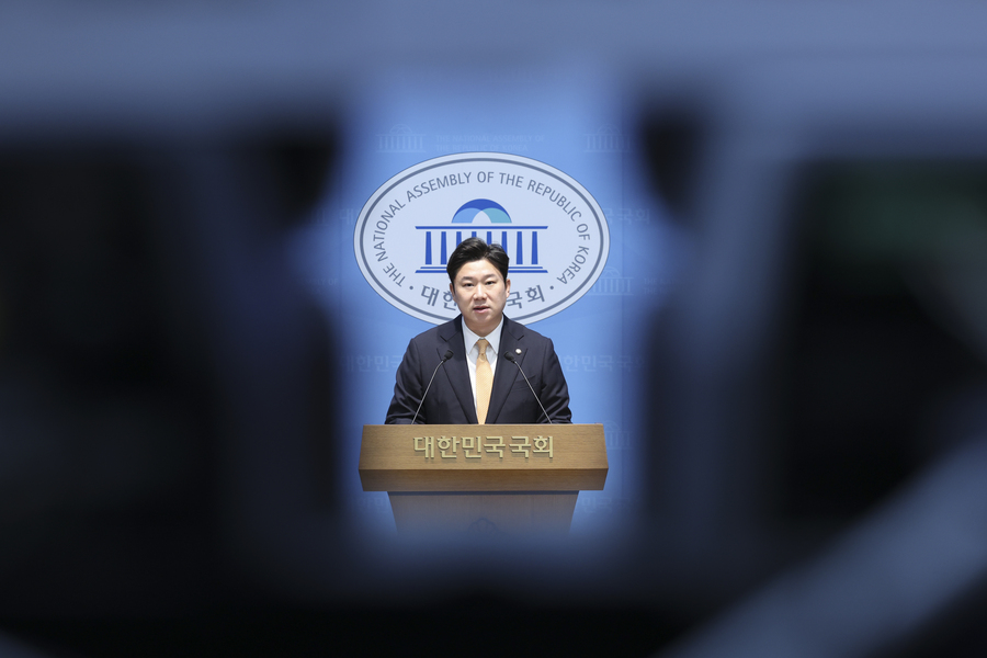 ▲ 진종오 국민의힘 의원이 29일 오전 서울 여의도 소통관에서 대한축구협회 사태 관련 수뇌부 전원 사퇴 촉구 기자회견을 하고 있다. ⓒ뉴시스