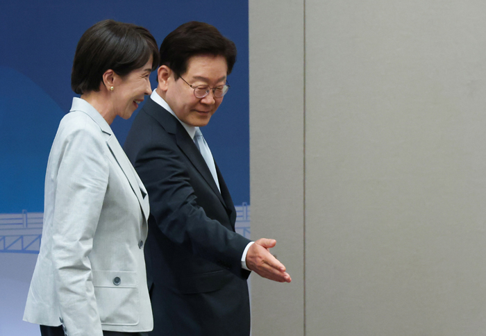▲ 이재명 대통령과 다카이치 사나에 일본 총리가 지난달 19일 경북 안동시 한 호텔에서 한일 공동언론발표를 마치고 이동하는 모습. ⓒ뉴시스