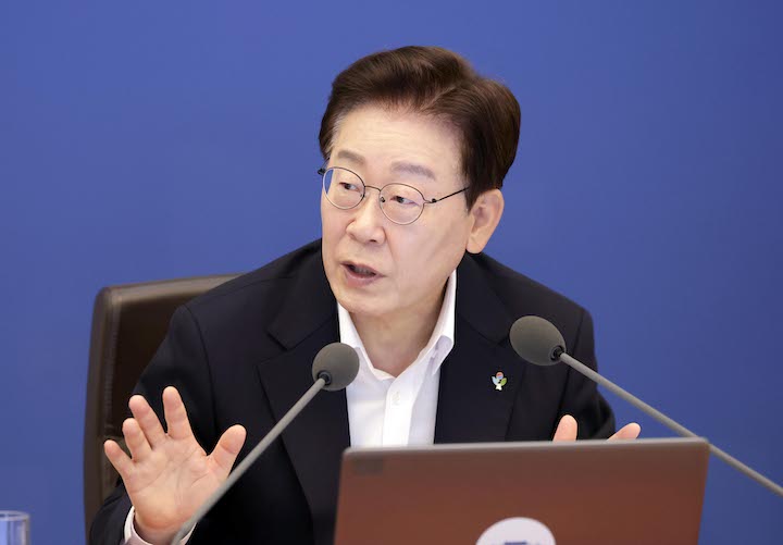 ▲ 이재명 대통령이 30일 청와대에서 열린 국무회의 겸 비상경제점검회의에서 발언하고 있다. ⓒ뉴시스