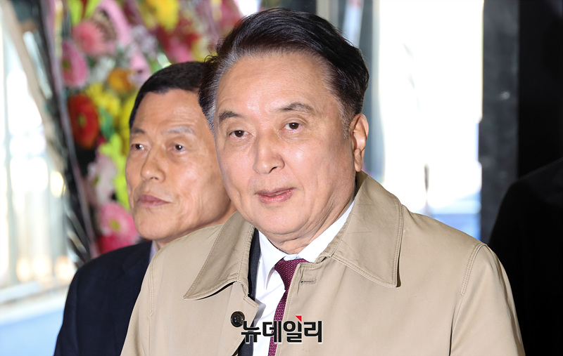 ▲ 김영환 충북지사가 3월 17일 오전 서울 여의도 국민의힘 중앙당사에서 공천 컷오프 관련 입장을 밝히고 있다. ⓒ서성진 기자