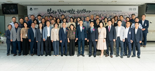 ▲ 1997년 공직에 첫발을 내디딘 김상영 부시장은 행정안전부 교부세과를 비롯해 도 기업지원과장, 동해시 부시장, 도 특별자치추진단장, 관광국장 등 주요 요직을 두루 역임하고 지난 2025년 1월 1일 제21대 강릉시 부시장으로 부임했다. ⓒ강릉시
