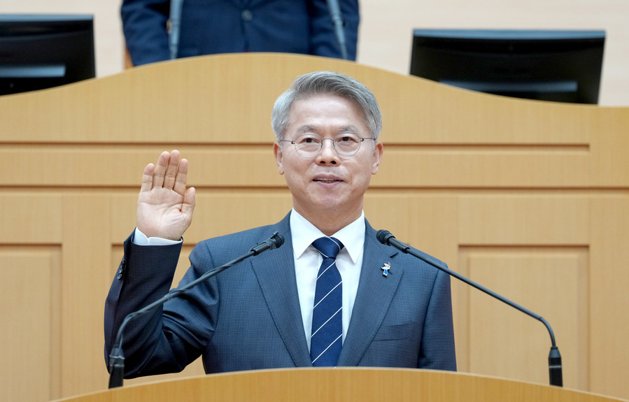▲ 민형배 전남광주통합특별시장이 1일 무안 전남광주통합특별시의회 본회의장에서 취임사를 낭독하고 있다.ⓒ전남광주통합특별시 제공