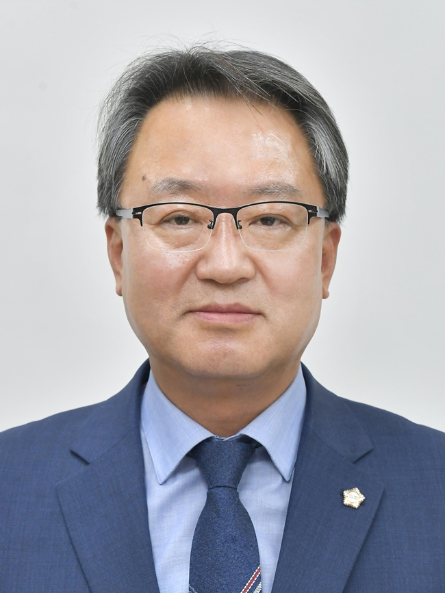 ▲ 강릉시의회 전반기를 이끌어 김용남 부의장. ⓒ강릉시의회