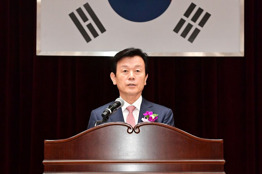 ▲ ‘진주시 최초의 민선 3선 시장’이라는 새 역사를 쓴 조규일 진주시장이 1일 취임식을 열고 민선 9기 시정의 힘찬 출발을 알렸다.ⓒ진주시