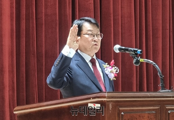 ▲ 오석진 대전시교육감이 1일 취임식을 갖고 학교 중심 교육체제와 AI 기반 미래교육, 교권 보호, 교육복지 강화를 핵심 축으로 한 새로운 대전교육 비전을 제시했다.ⓒ김경태기자