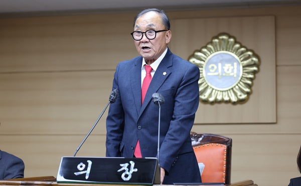 ▲ 백용달 의장은 당선 인사에서“군민의 뜻을 대변하는 의회 본연의 역할에 충실하고, 소통과 협력을 바탕으로 신뢰받는 의회를 만들겠다”고 말했다.ⓒ 부여군의회