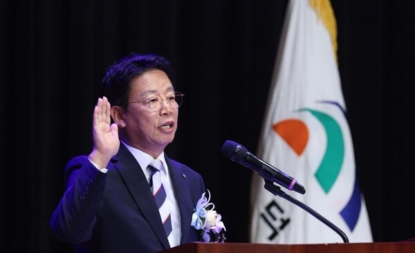 ▲ 김찬술 대덕구청장, 1일 취임식에서 산업 경쟁력 강화와 정주여건 개선을 축으로 교통·복지·교육 기반을 확충해 대덕의 미래 50년을 준비하겠다는 비전을 제시했다. ⓒ대덕구