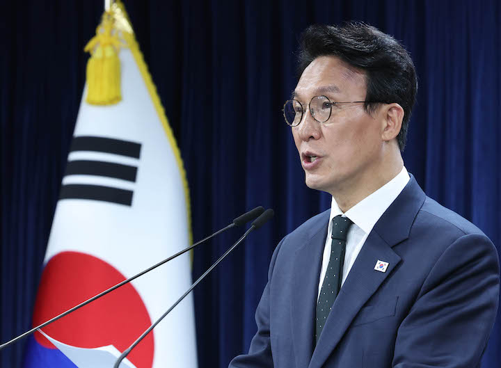 ▲ 김민석 국무총리가 지난달 25일 오후 서울 종로구 정부서울청사에서 검찰 개혁 관련 현안 발표를 하고 있다. ⓒ뉴시스