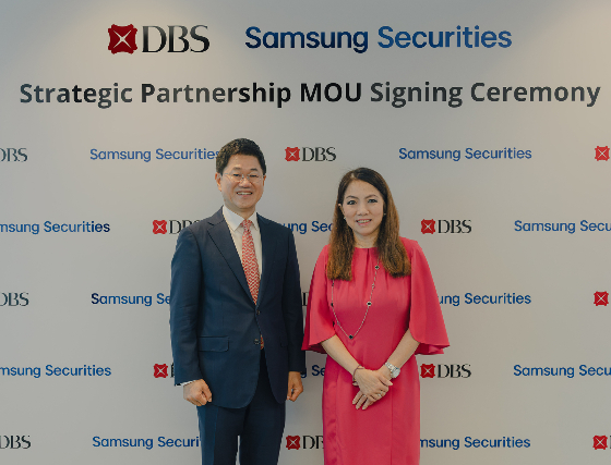 ▲ ⓒ삼성증권. 싱가포르의 DBS 본사에서 삼성증권 박종문 사장과 DBS 그룹 탄수샨(Tan Su Shan) CEO
