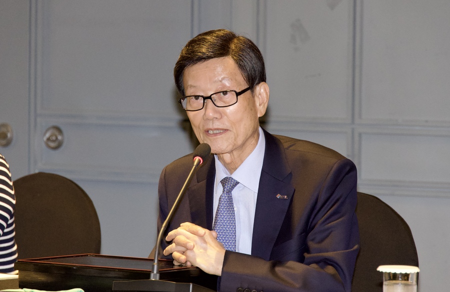▲ 2일 광주 홀리데이인 호텔에서 개최한 전남광주 수출기업 간담회에서 윤진식 한국무역협회 회장이 인사말을 하고 있다.ⓒ한국무역협회