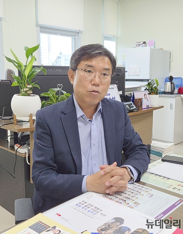 ▲ 이상식 충북도의회 의장이 2일 뉴데일리와 인터뷰를 하고 있다. ⓒ표윤지 기자