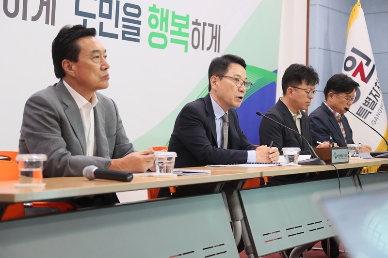 ▲ 민선 9기 강원특별도자치도지사직 인수위원회가 2일 오후 2시 도청 본관 1층 브리핑룸에서 분과별 업무보고 진행 상황과 향후 계획 등을 발표했다. ⓒ강원특별자치도