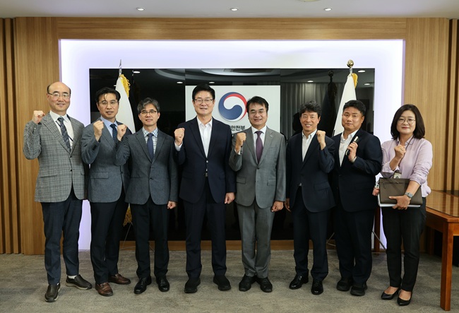 ▲ 구자열 원주시장이 민선9기 출범을 맞아 2일부터 3일까지 이틀간 지역 공공기관과 혁신도시 이전기관 등 13개 기관을 방문하며 협력 강화에 나섰다. 구자열 시장은 