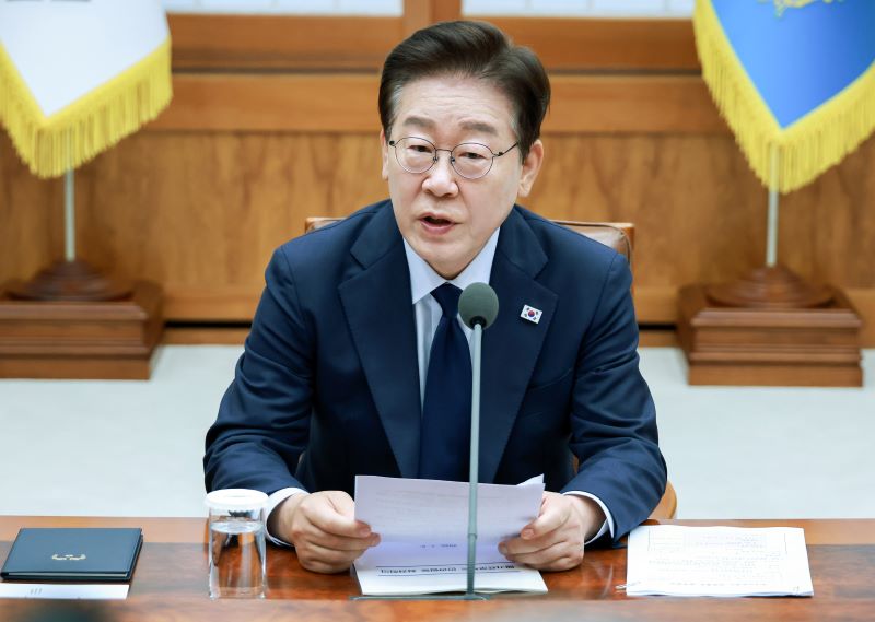 ▲ 이재명 대통령이 6일 청와대에서 열린 메가프로젝트 민관합동 점검회의에서 발언하고 있다. ⓒ뉴시스