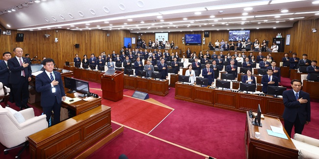 ▲ 제12대 강원특별자치도의회가 6일 개원식을 갖고 4년간의 의정활동에 돌입했다. ⓒ강원특별자치도의회
