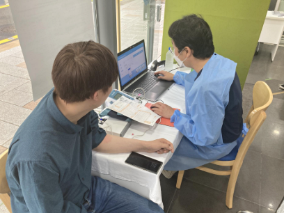 ▲ 한 도시제조업 종사자가 '찾아가는 특수건강진단'을 통해 검진을 받고 있다. ⓒ서울시