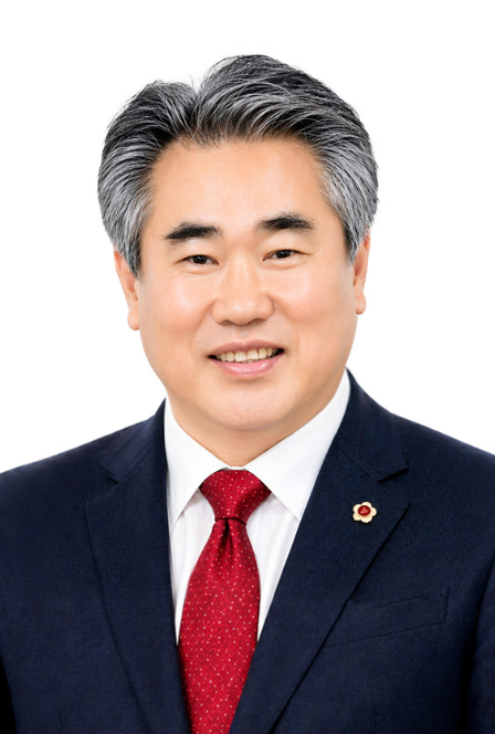 제13대 경남도의회 전반기 의장에 박준 의원 선출