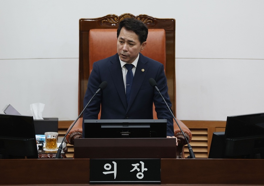 ▲ 제12대 서울시의회 전반기 의장으로 선출된 임만균 서울시의장이 7일 오후 서울 중구 서울시의회 본관에서 개원사를 하고 있다. ⓒ연합뉴스