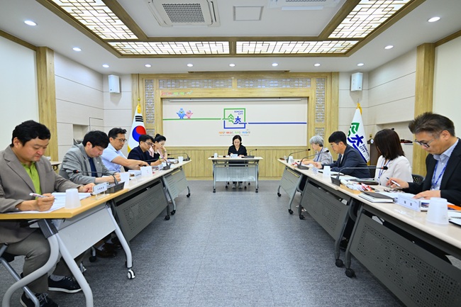 ▲ 속초시가 민선 9기의 성공적인 첫 출발과 주요사업의 차질 없는 추진을 위해 7일 탁연미 부시장 주재로 '2026년도 주요업무 보고회'를 개최했다. ⓒ속초시