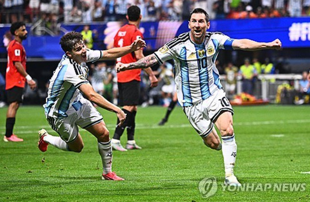 ▲ 메시가 1골 1도움 활약을 펼친 아르헨티나가 이집트를 꺾고 북중미 월드컵 8강에 올라섰다.ⓒ연합뉴스 제공