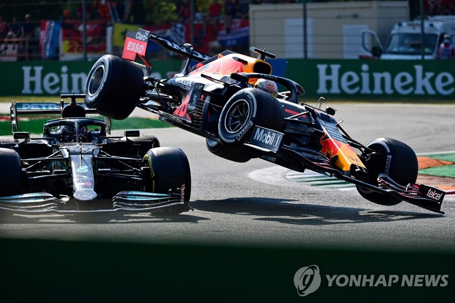 ▲ F1 그랑프리 사고 장면ⓒ연합