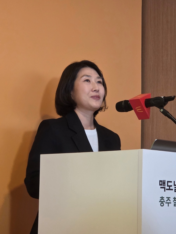 ▲ 심나리 한국맥도날드 대외협력 상무가 8일 서울 용산구 맥도날드 이태원점에서 열린 ‘한국의 맛’ 프로젝트 신메뉴 출시 행사에서 발언하고 있다. ⓒ최신혜 기자
