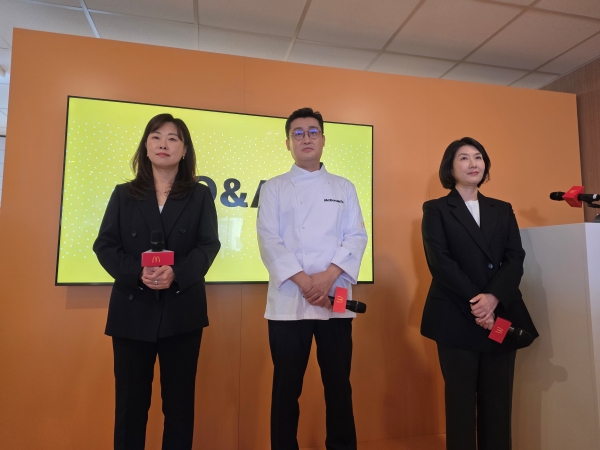 ▲ 왼쪽부터 성정화 한국맥도날드 마케팅팀 이사, 백창호 한국맥도날드 메뉴개발팀장, 심나리 한국맥도날드 대외협력 상무ⓒ최신혜 기자