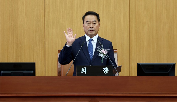▲ 제10대 대전시의회가 8일 공식 출범한 가운데 조성칠 의장(중구1)은 개원과 동시에 ‘민생 현안 특별기구’ 가동을 선언하며 민생 회복을 최우선 의정 과제로 내세웠다.ⓒ대전시의회