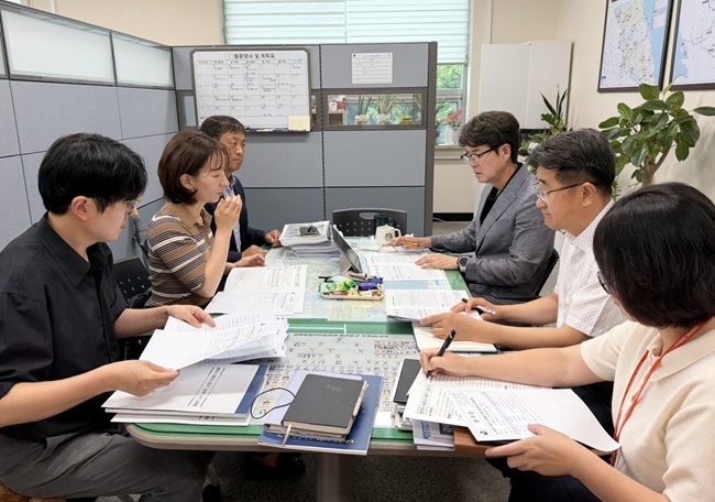 ▲ 양구군이 8일 도청을 방문해 용하∼야촌 교량화 국비 반영 협조를 요청했다. ⓒ양구군