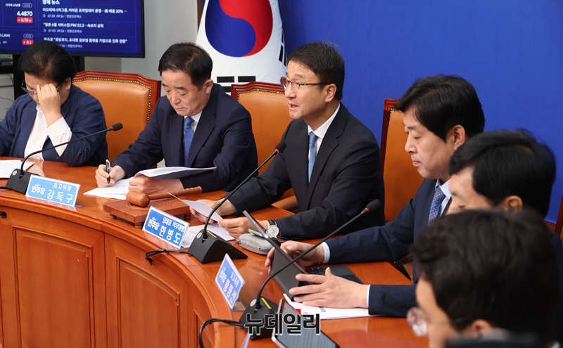 ▲ 민주당 지도부가 지난 3일 국회에서 최고위원회의를 진행하는 모습. ⓒ이종현 기자