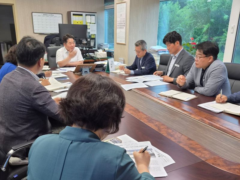 ▲ 오세현 아산시장이 삼성투자 대응 관련 회의를 주재 하고 있다.ⓒ아산시