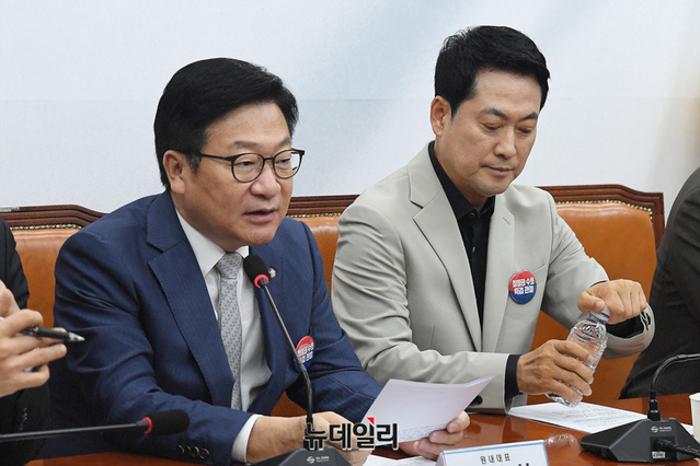 ▲ 국민의힘 정점식 원내대표(왼쪽)와 장동혁 대표. ⓒ이종현 기자