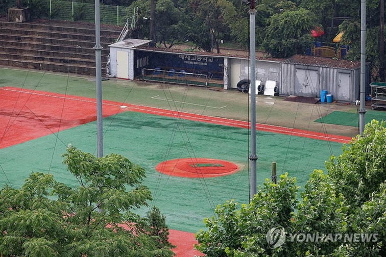▲ 서울배재고등학교 야구장 더그아웃의 모습.ⓒ연합뉴스