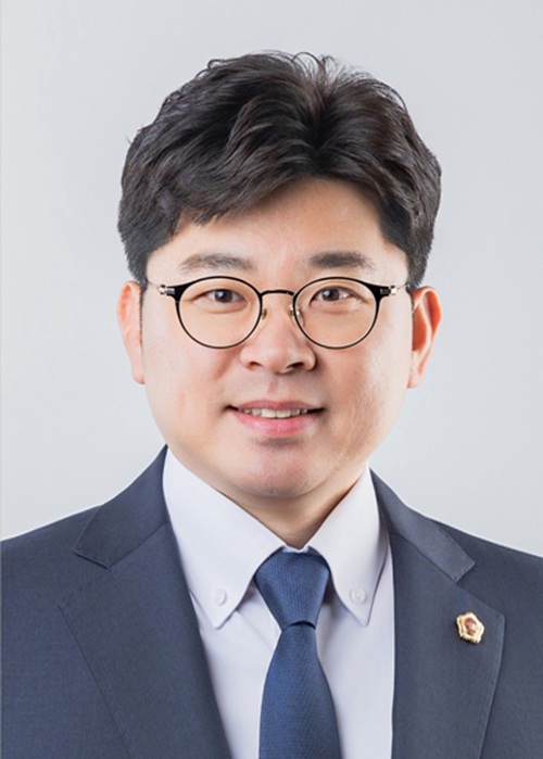 ▲ 경제산업관광위원회 위원장으로 선출된 전찬성 강원특별자치도의회 의원ⓒ강원특별자치도의회